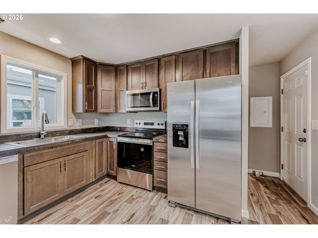 3441 Se 111th Ave 20, Portland, OR 97266