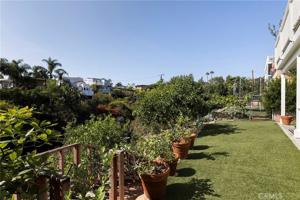 Image 54 of property listing at 150 W Avenida San Antonio, San Clemente, CA 92672