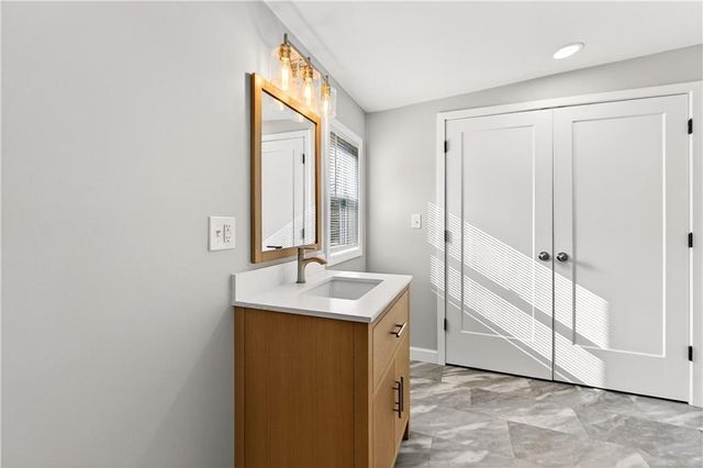 7409 E 51 Street, Kansas City, MO 64129