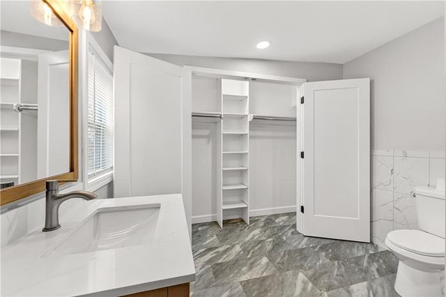 7409 E 51 Street, Kansas City, MO 64129