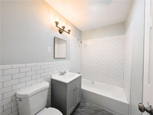 7409 E 51 Street, Kansas City, MO 64129