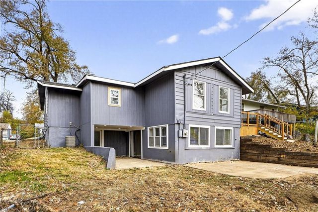 7409 E 51 Street, Kansas City, MO 64129