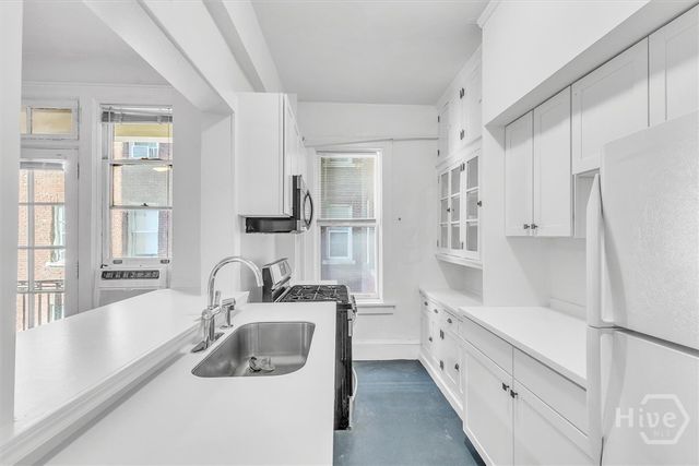 24 E Liberty Street 42, Savannah, GA 31401