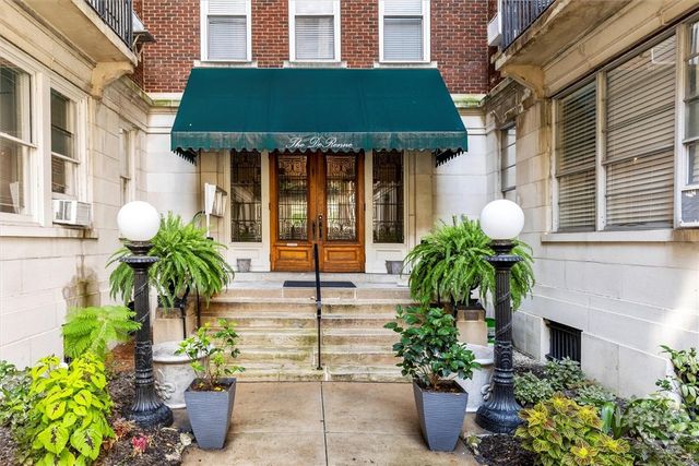 24 E Liberty Street 42, Savannah, GA 31401