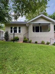 2005 Woodsey Drive, Brentwood, MO 63144