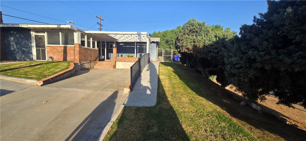 4130 Estrada, Jurupa Valley, CA 92509