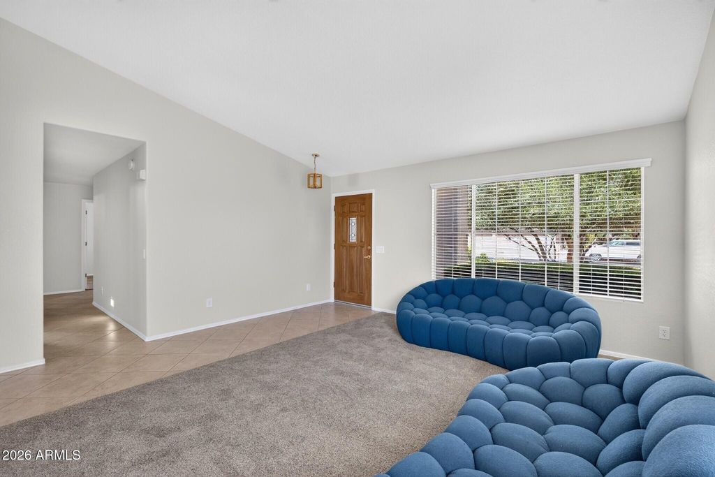 10209 E COOPERS HAWK Drive, Sun Lakes, AZ 85248 — photo 4