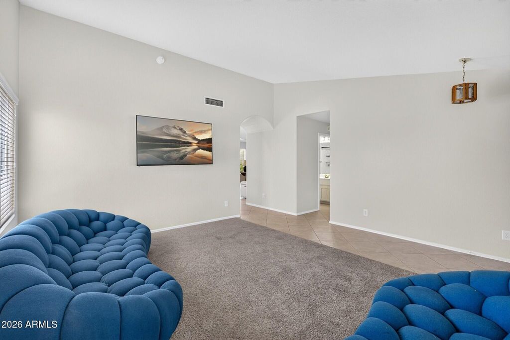 10209 E COOPERS HAWK Drive, Sun Lakes, AZ 85248 — photo 5