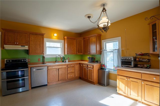 517 Lawson Street, Sumas, WA 98295