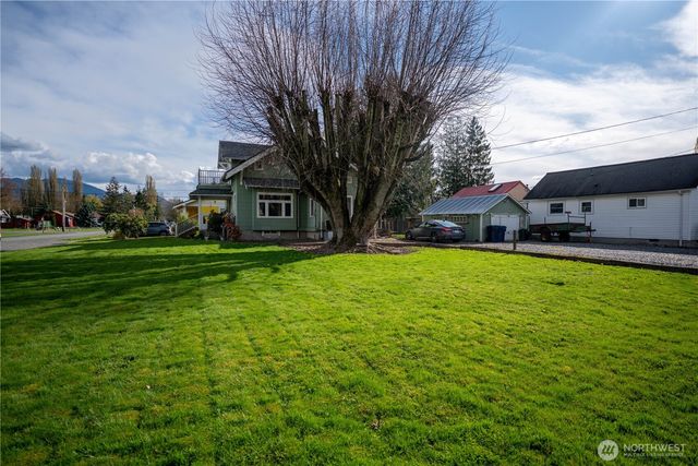 517 Lawson Street, Sumas, WA 98295
