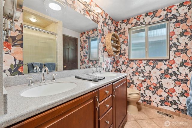 1550 Weathervane Drive, Fircrest, WA 98466
