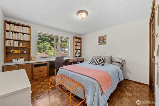 1550 Weathervane Drive, Fircrest, WA 98466
