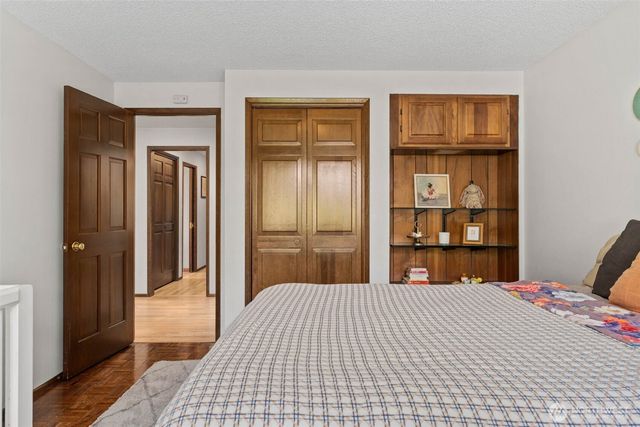 1550 Weathervane Drive, Fircrest, WA 98466