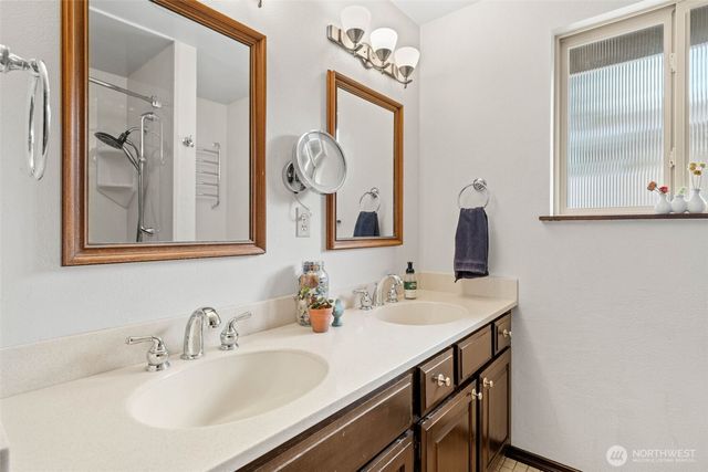 1550 Weathervane Drive, Fircrest, WA 98466