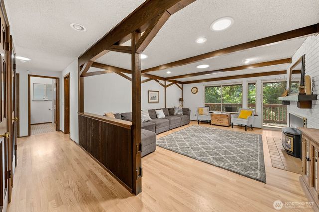 1550 Weathervane Drive, Fircrest, WA 98466