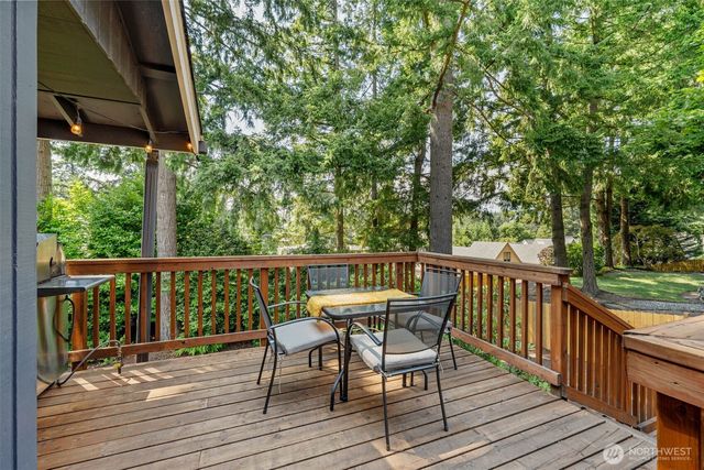 1550 Weathervane Drive, Fircrest, WA 98466