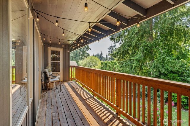 1550 Weathervane Drive, Fircrest, WA 98466