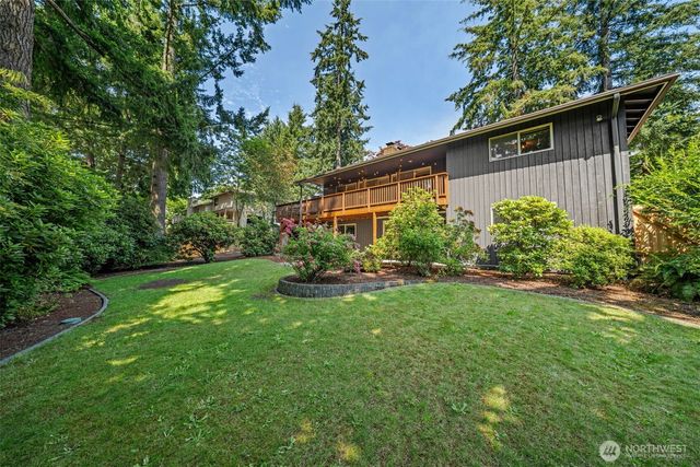 1550 Weathervane Drive, Fircrest, WA 98466