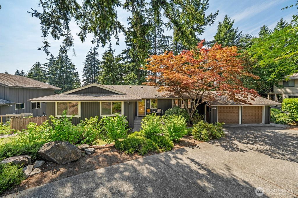 1550 Weathervane Drive, Fircrest, WA 98466