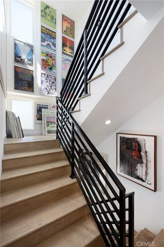 922 N Ridgewood Pl, Los Angeles, CA 90038