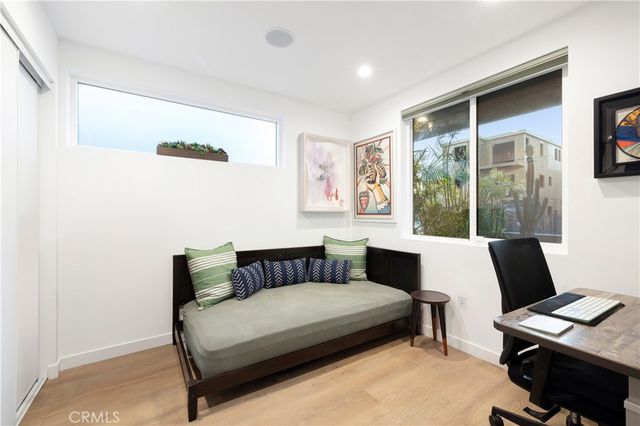 922 N Ridgewood Pl, Los Angeles, CA 90038