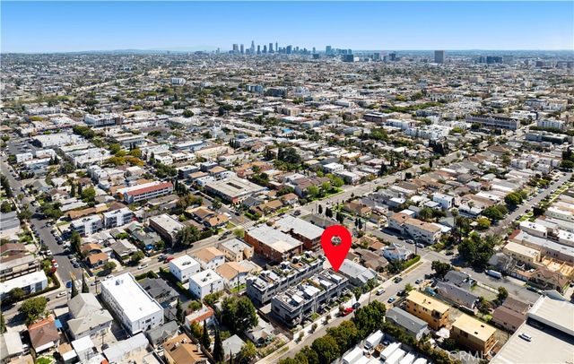 922 N Ridgewood Pl, Los Angeles, CA 90038