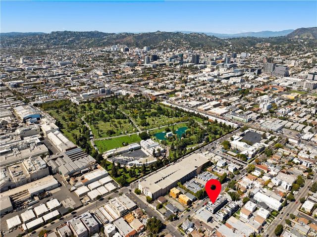 922 N Ridgewood Pl, Los Angeles, CA 90038