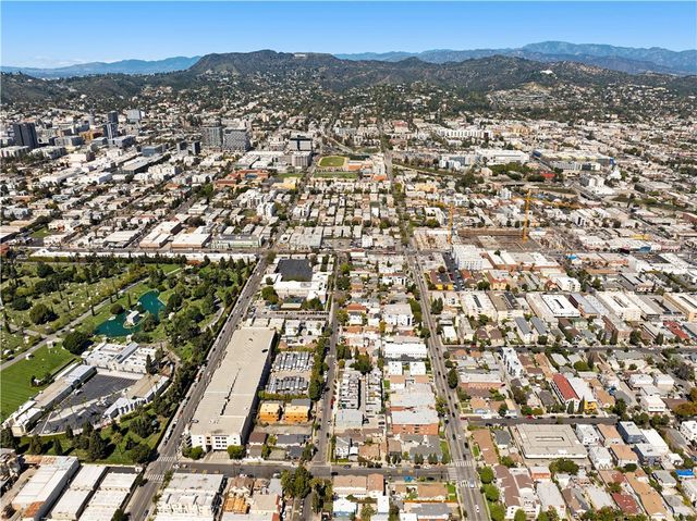 922 N Ridgewood Pl, Los Angeles, CA 90038