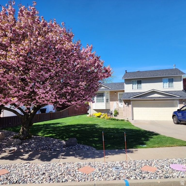 2251 N 850 W, Clinton, UT 84015