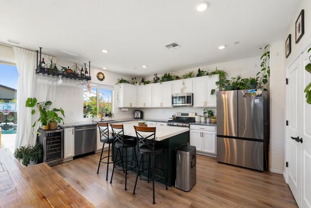 12800 Herringbone Way, Rancho Cordova, CA 95742