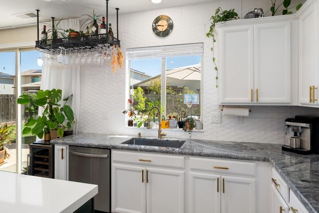12800 Herringbone Way, Rancho Cordova, CA 95742