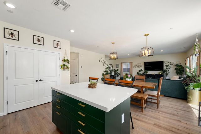 12800 Herringbone Way, Rancho Cordova, CA 95742