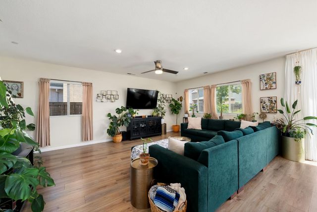 12800 Herringbone Way, Rancho Cordova, CA 95742
