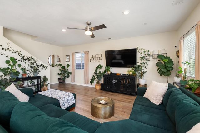12800 Herringbone Way, Rancho Cordova, CA 95742