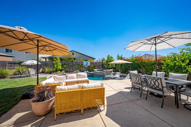 12800 Herringbone Way, Rancho Cordova, CA 95742
