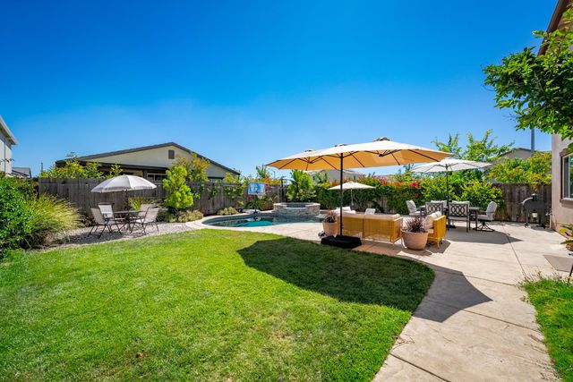 12800 Herringbone Way, Rancho Cordova, CA 95742