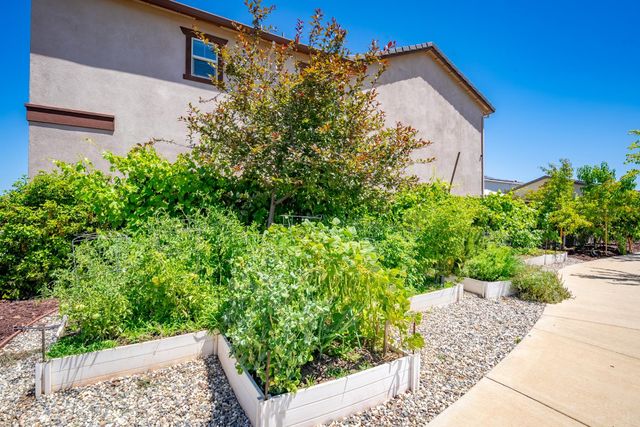 12800 Herringbone Way, Rancho Cordova, CA 95742