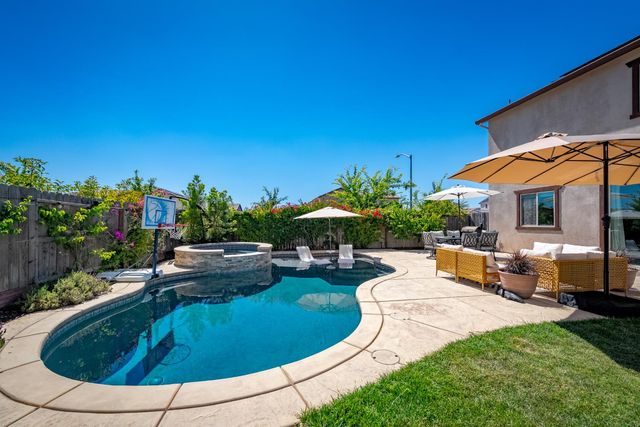 12800 Herringbone Way, Rancho Cordova, CA 95742