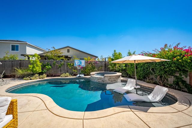 12800 Herringbone Way, Rancho Cordova, CA 95742