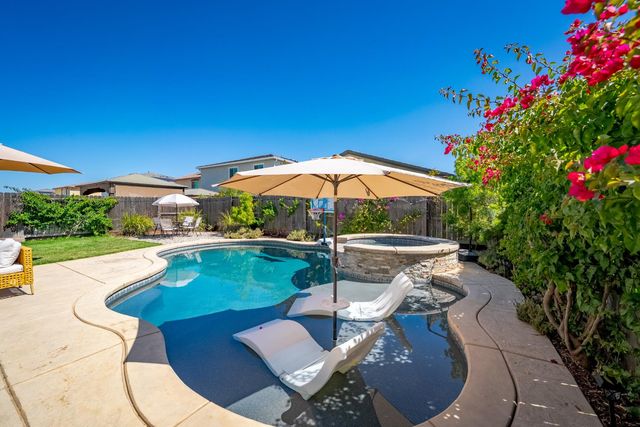 12800 Herringbone Way, Rancho Cordova, CA 95742