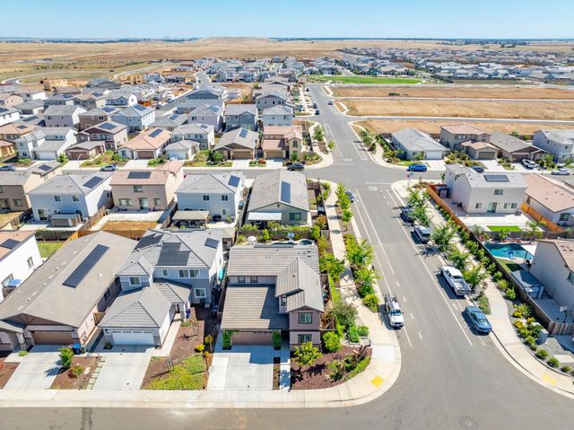 12800 Herringbone Way, Rancho Cordova, CA 95742