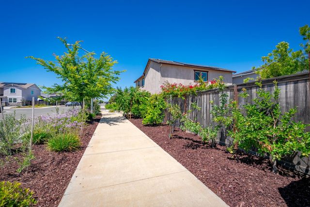 12800 Herringbone Way, Rancho Cordova, CA 95742
