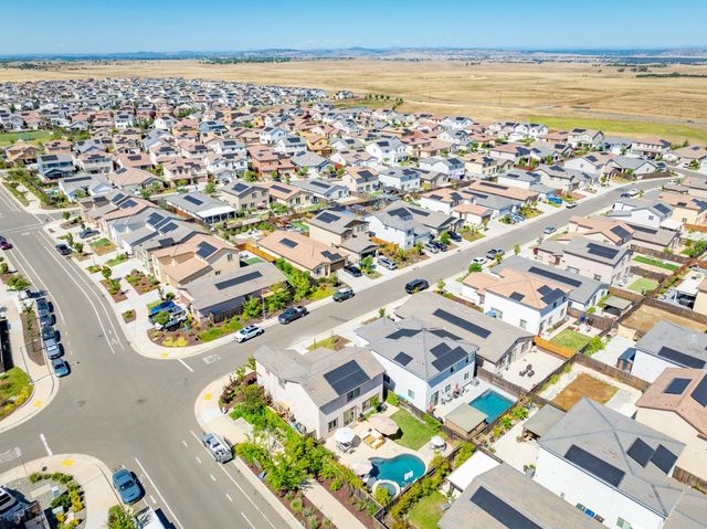 12800 Herringbone Way, Rancho Cordova, CA 95742