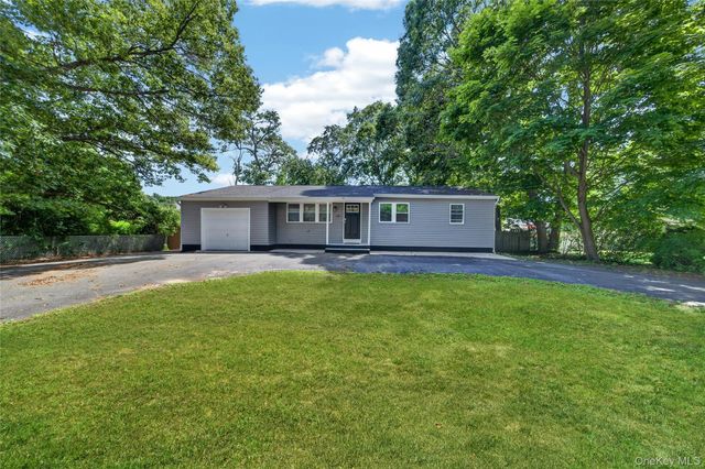 34 Pinetop Drive, Shirley, NY 11967