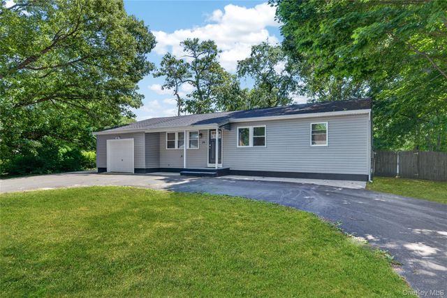 34 Pinetop Drive, Shirley, NY 11967