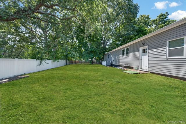 34 Pinetop Drive, Shirley, NY 11967