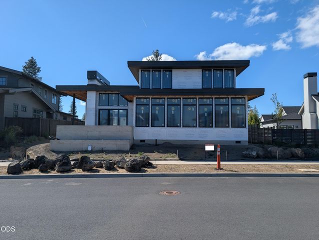 3226 NW Strickland Way, Bend, OR 97703