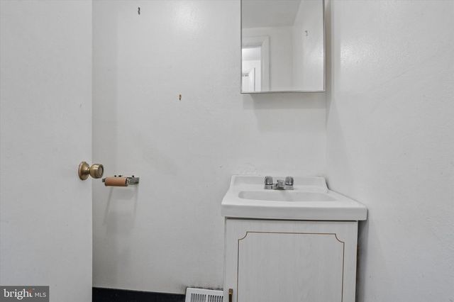 47 W EAGLE RD, Havertown, PA 19083
