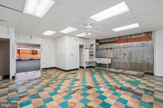 47 W EAGLE RD, Havertown, PA 19083