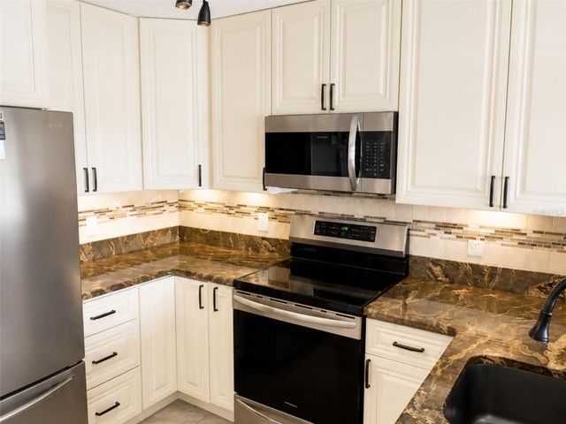 11848 BRANCH MOORING DRIVE, Tampa, FL 33635